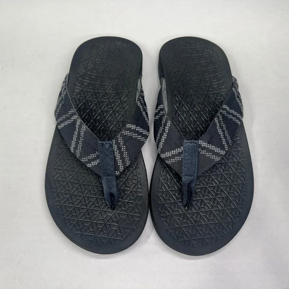 Chaco Sandals‎ Men's 7 Black & Gray Outdoor Athletic Beach Toe Post Flip Flops